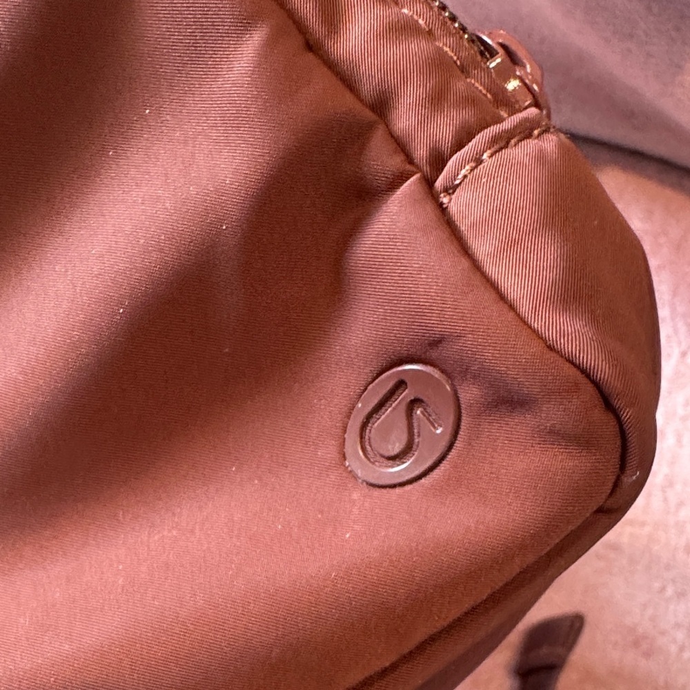 GAP Rich Brown Crossbody Bag - Picture 4 of 4